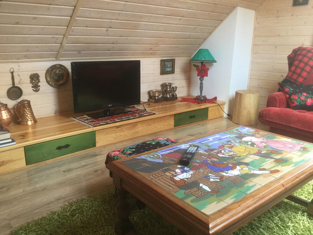 Ferienwohnung Udany Weekend Ustrzyki Dolne Exterior foto